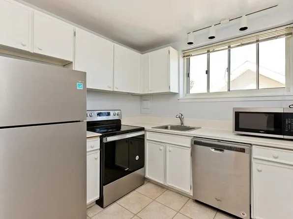 2730 Central St #3DC, Evanston, IL 60201