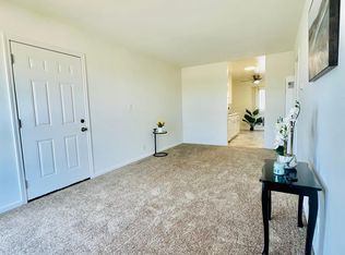 955 Hillcrest St #8, El Segundo, CA 90245