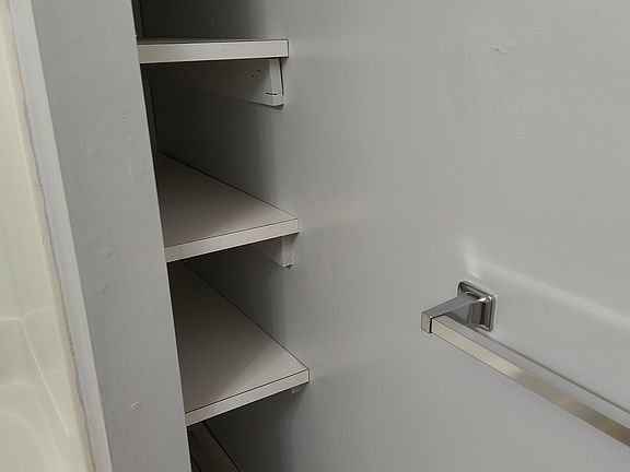 5th image of 409 E Commercial Ave #R