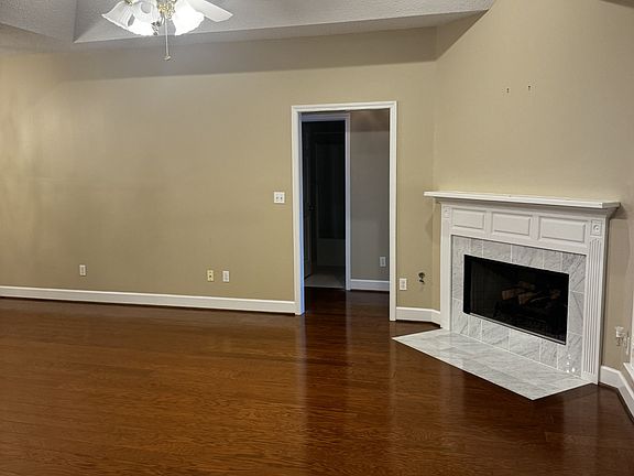 4th image of 1653 Hamilton Ln
