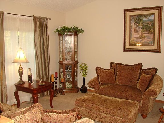 3rd image of 18793 Dupont Way