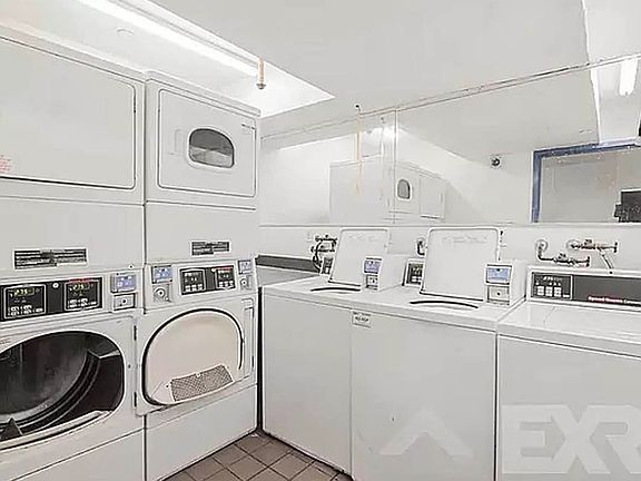 2nd image of 530 W 47th St APT 6D