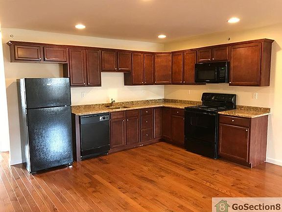 4th image of 3416 N Sydenham St #303