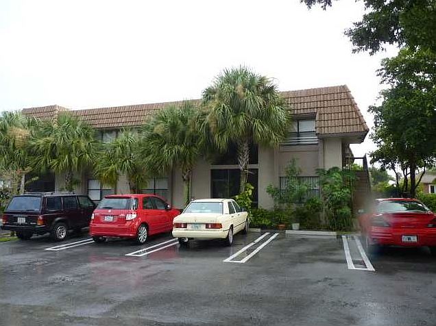 1st image of 10754 Royal Palm Blvd