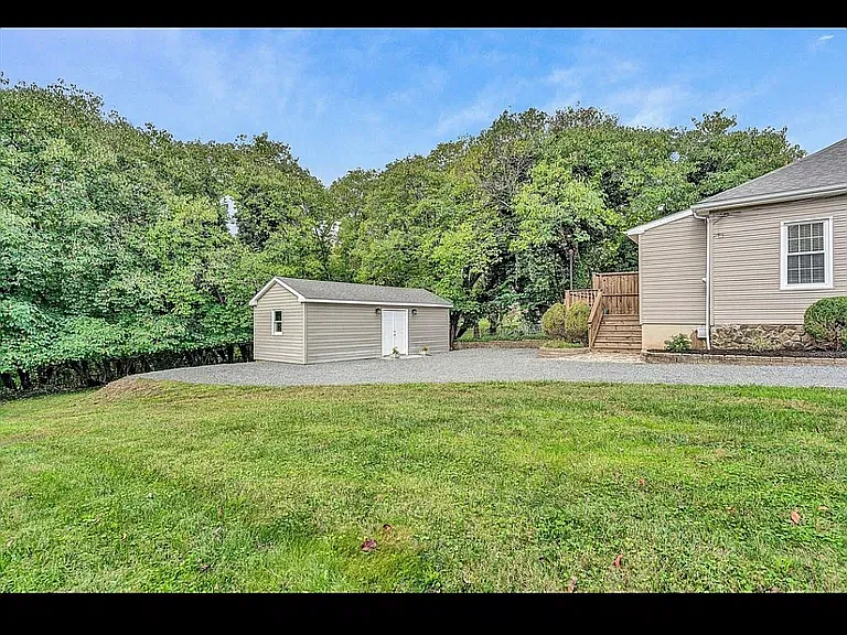 3 bed, 1400 sqft, $1,995 — Photo 2