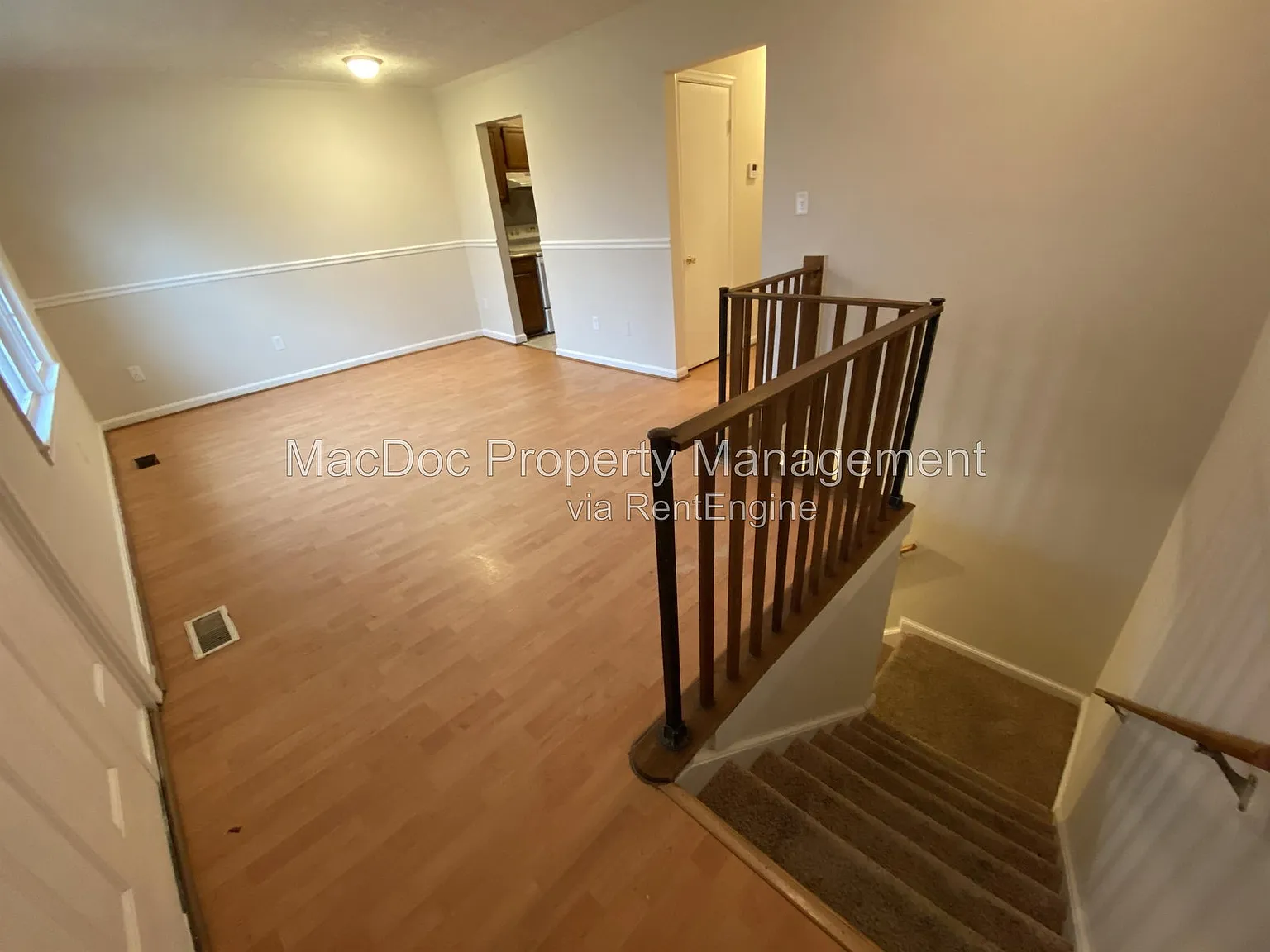 3 bed, 2.0 bath, 1286 sqft, $1,945 — Photo 2