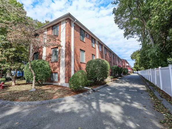 3 Richardson St APT B4, Wakefield, MA 01880