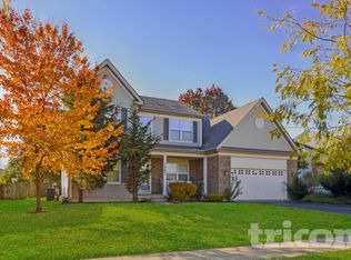 364 Messenger Cir, North Aurora, IL 60542