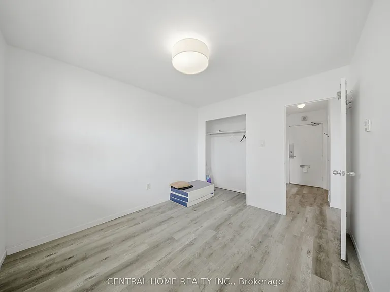 30 Gloucester St #1110 — Photo 13