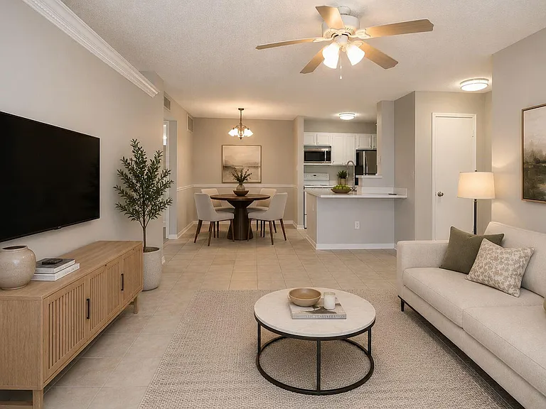 2121 Hepburn St #722 — Photo 5