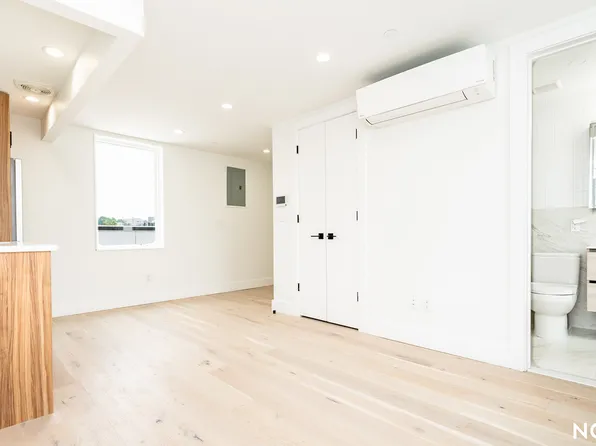 485 Tompkins Avenue image 4 of 13