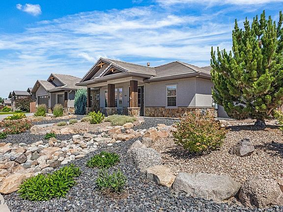 4th image of 1381 Kiva Dr