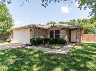 9005 Glen Falls Ln, Denton, TX 76210
