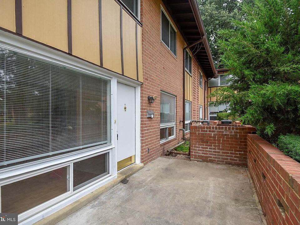 1st image of 10122 Fair Woods Dr