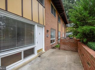 10122 Fair Woods Dr, Fairfax, VA 22030