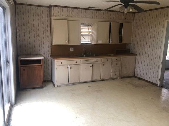 5th image of 502 E 4th St