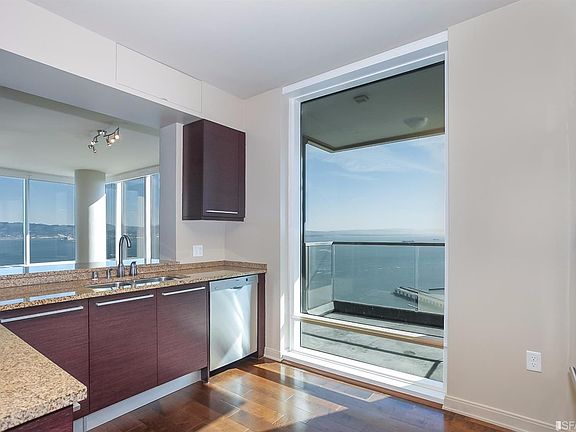 4th image of 425 1st St #3702-L
