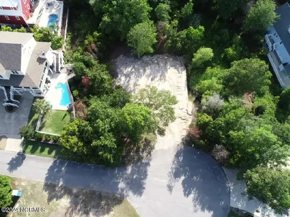 9906 Thistleroy Lane, Emerald Isle, NC 28594