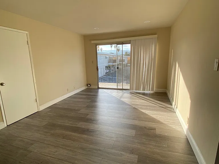 1601 Ontario Dr #7 — Photo 6