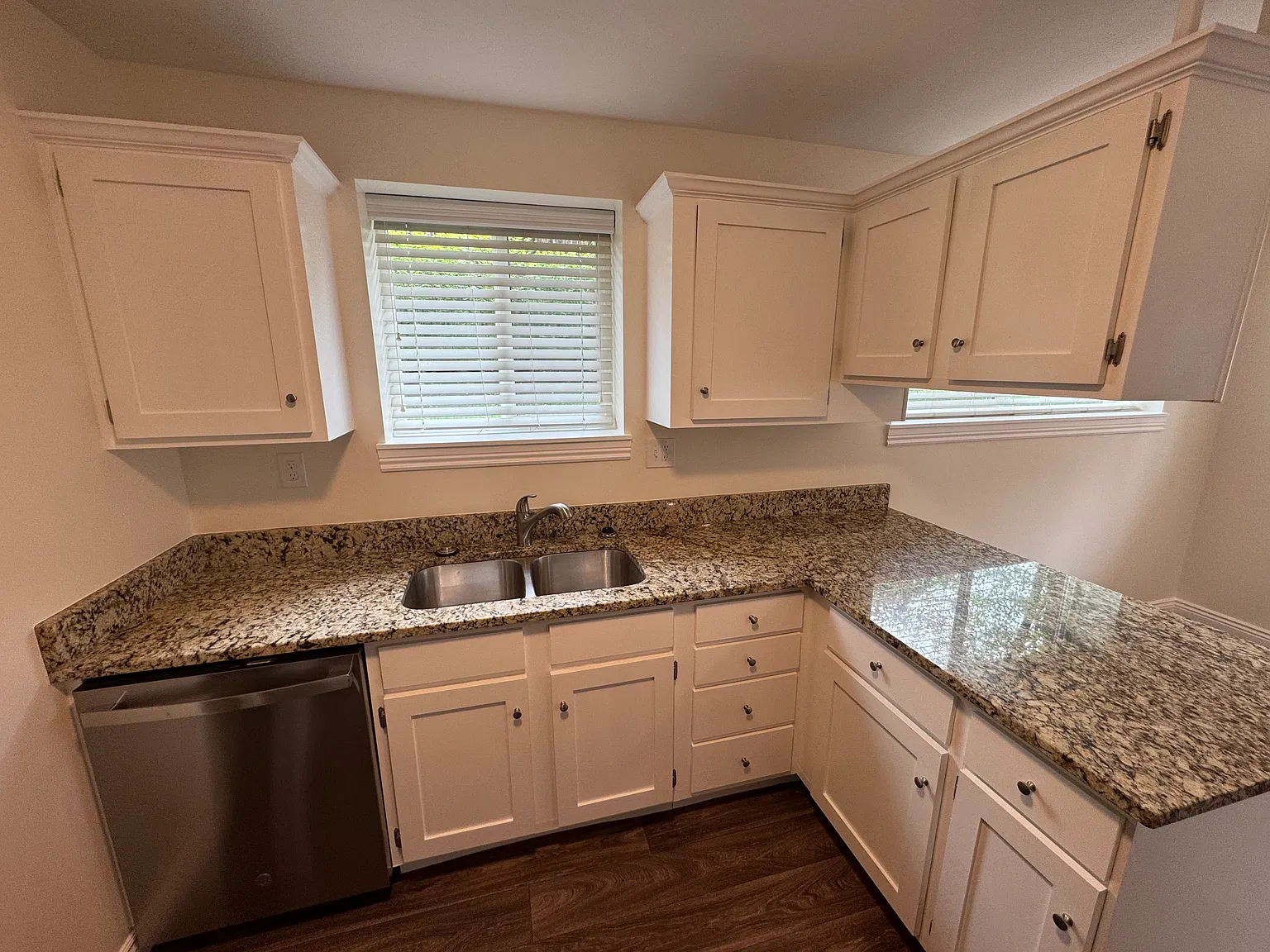 2 bed, 1.5 bath, 1000 sqft, $1,850 — Photo 4