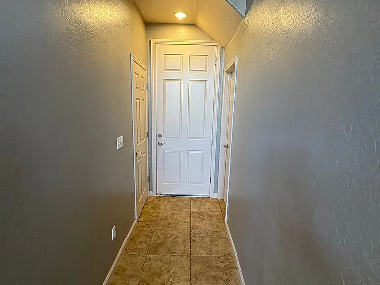 3310 N Tilden Ct — Photo 31