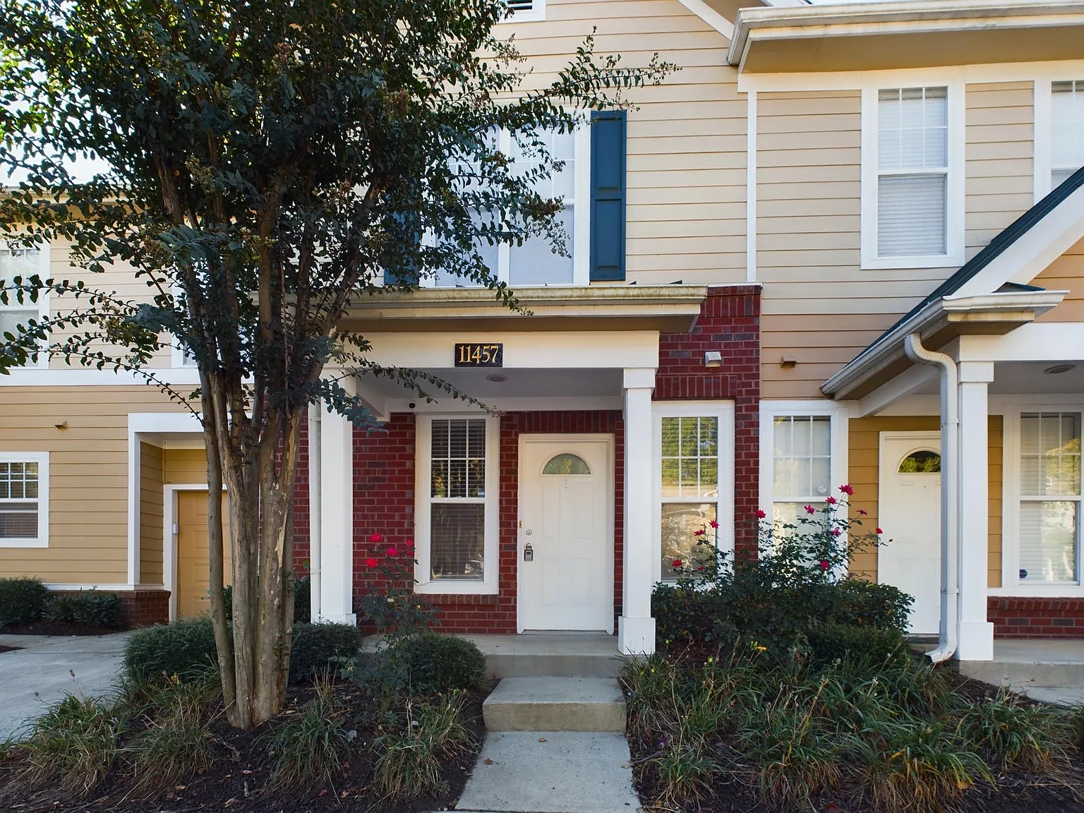 2 bed, 1320 sqft, $1,850 — Photo 1
