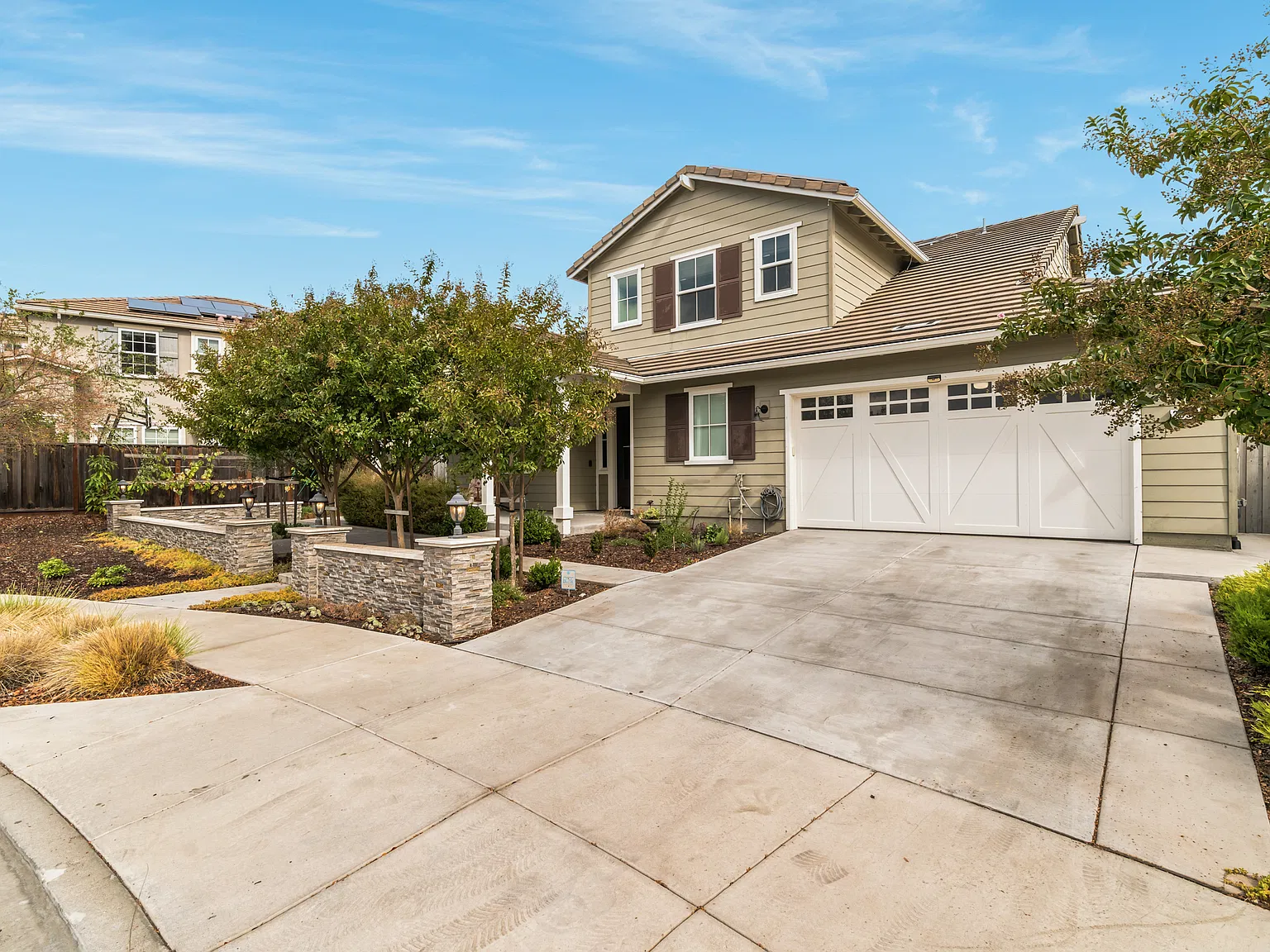 4 bed, 3.5 bath, 3000 sqft, $7,500 — Photo 1