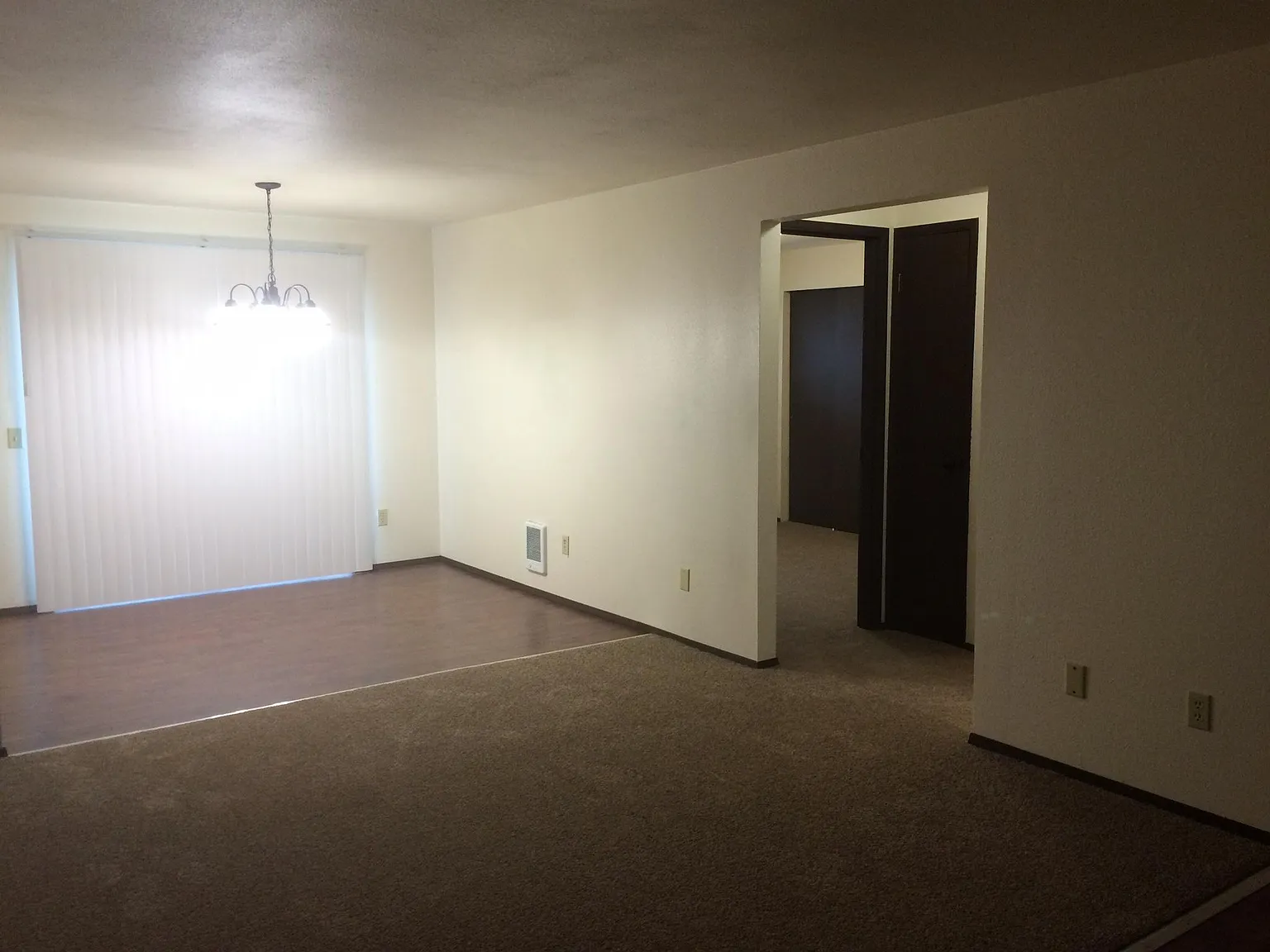 3 bed, 900 sqft, $1,350 — Photo 2