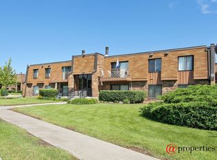622 Waterford Rd #2B, Schaumburg, IL 60193