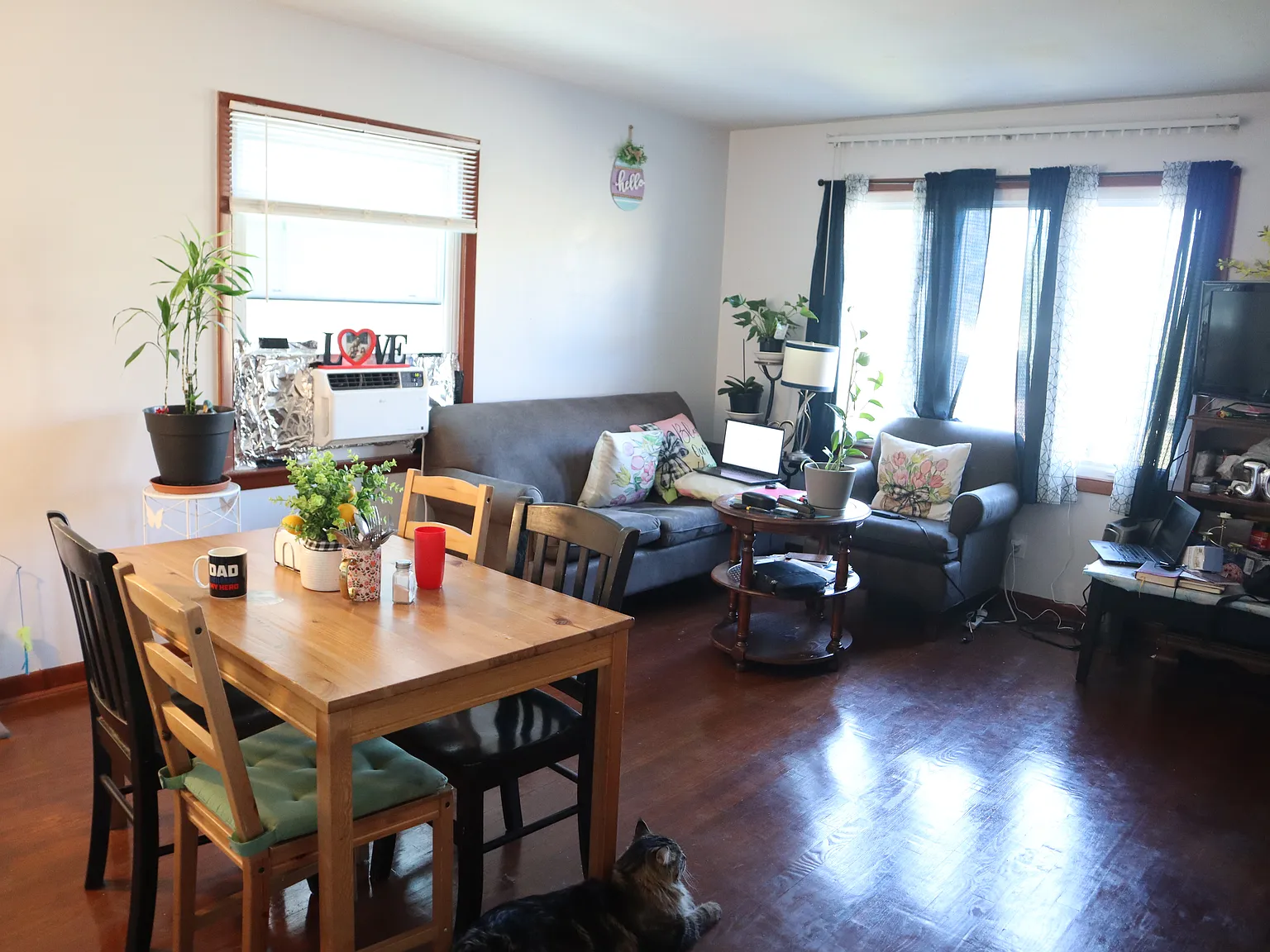3 bed, 914 sqft, $1,395 — Photo 1