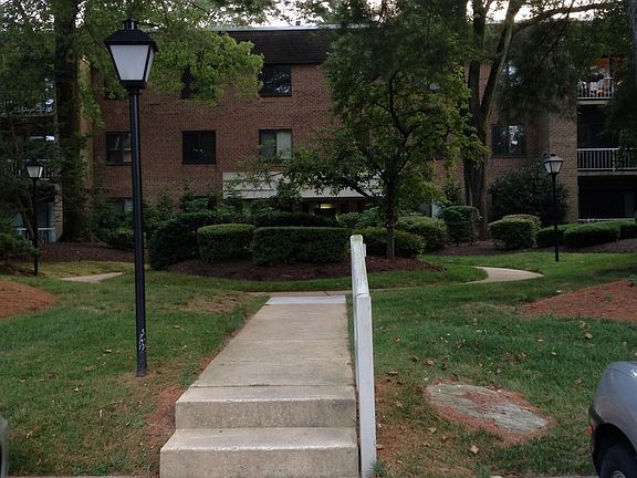 5th image of 1650 Oakwood Dr #111