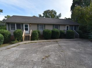 221 Park Ln, Clarksville, TN 37042