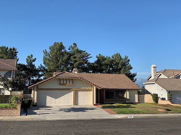 Beautiful curb appeal. Single story house. No stairs.