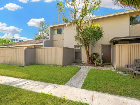 8014 Peach Dr, Temple Terrace, FL 33637