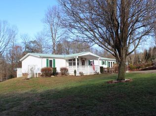 307 Bobcat Ln, Warne, NC 28909