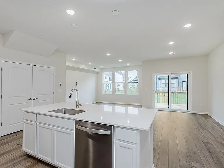 9701 Oleander Dr — Photo 4