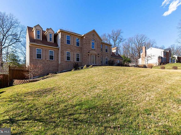 3rd image of 11696 Hollyview Dr