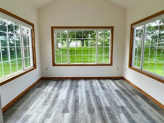 5th image of 3607 NE Cottonwood Ln
