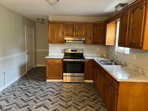 5th image of 372 Cambridge Cir