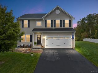 145 Beresford Ln, Minoa, NY 13116