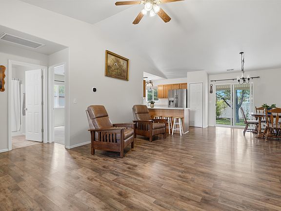 4th image of 603 Bear Valley Ct