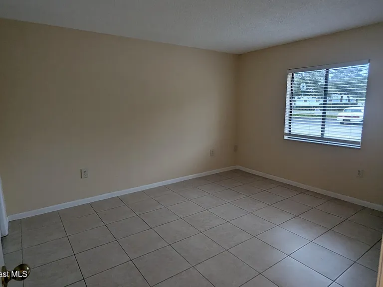 109 San Juan Cir — Photo 12