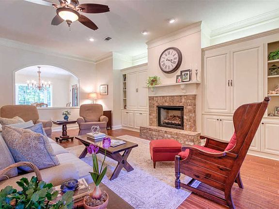 4th image of 516 Creekstone Dr