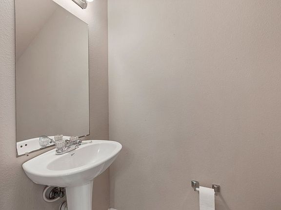 5th image of 1711 Mignonette Ln #6-B