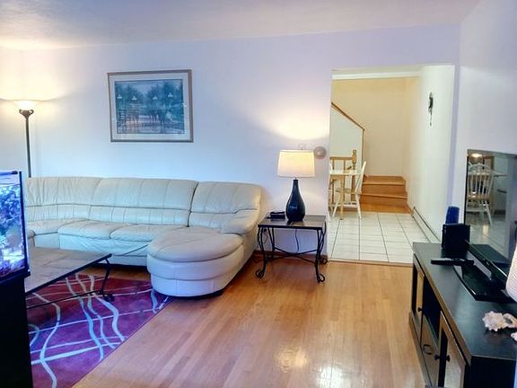 3rd image of 1638 Linden St #0