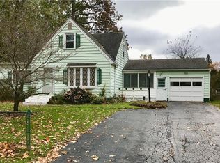 25 Sharon Dr, Rochester, NY 14626