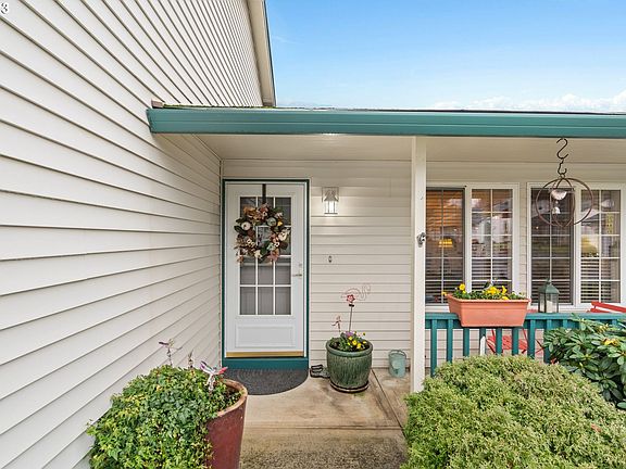 4th image of 7205 NE 43rd Way
