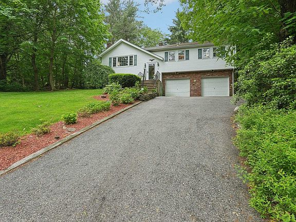 2nd image of 56 Bradrick Ln