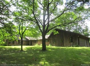 2695 Ray Rd, Oxford, MI 48371