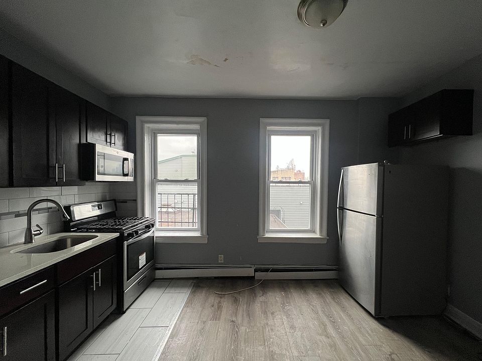 1st image of 149 Zabriskie St #44R